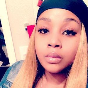 Meet your Posher, Shamia